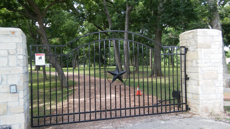 wrought iron fence repair the woodlands tx
