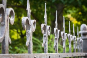 A Beginner’s Guide to the Benefits of Wrought Iron Fencing