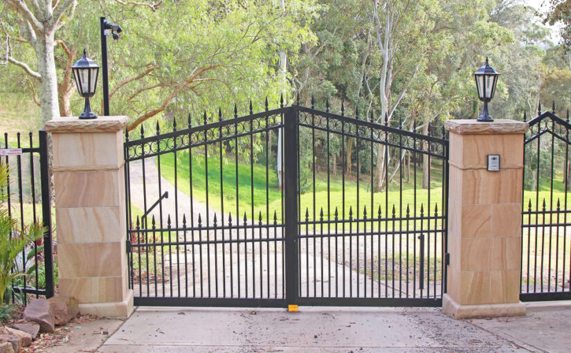 The Impact of Automatic Gates on Property Value and Curb Appeal